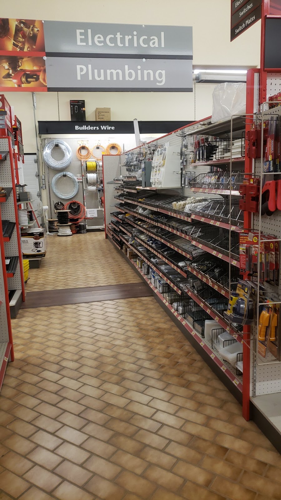 M & R Lumber Co. Ltd | 101 Centre Ave NE, Milk River, AB T0K 1M0, Canada | Phone: (403) 647-3636