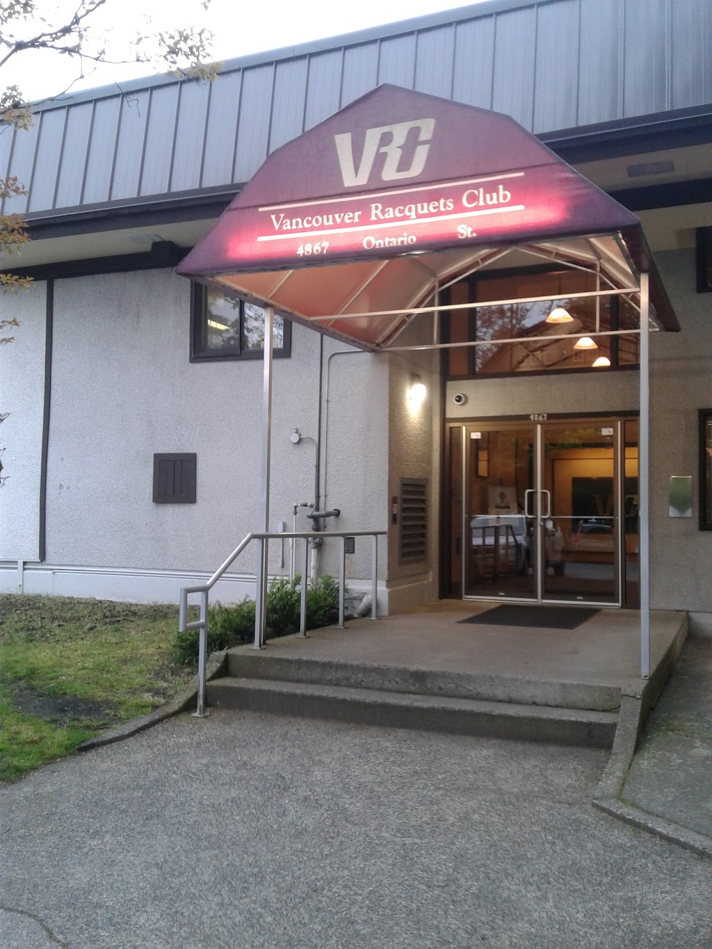 Vancouver Racquets Club | 4867 Ontario St, Vancouver, BC V5V 3H4, Canada | Phone: (604) 874-0242