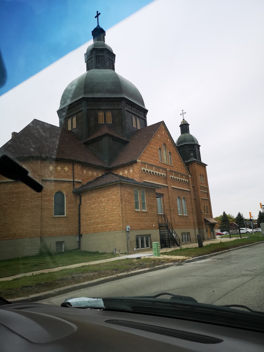 Holy Eucharist Ukrainian Catholic Parish | 505 Watt St, Winnipeg, MB R2K 2S1, Canada | Phone: (204) 667-8866