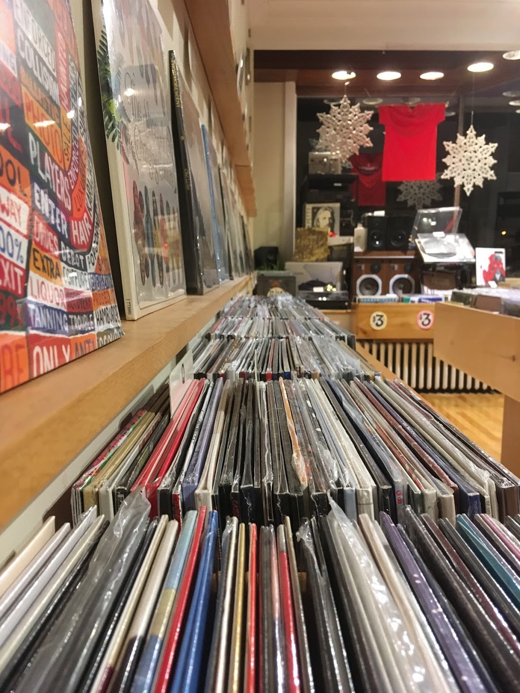 Cosmic Daves Vinyl Emporium | 595 Kathleen St, Sudbury, ON P3C 2N4, Canada | Phone: (705) 222-9387