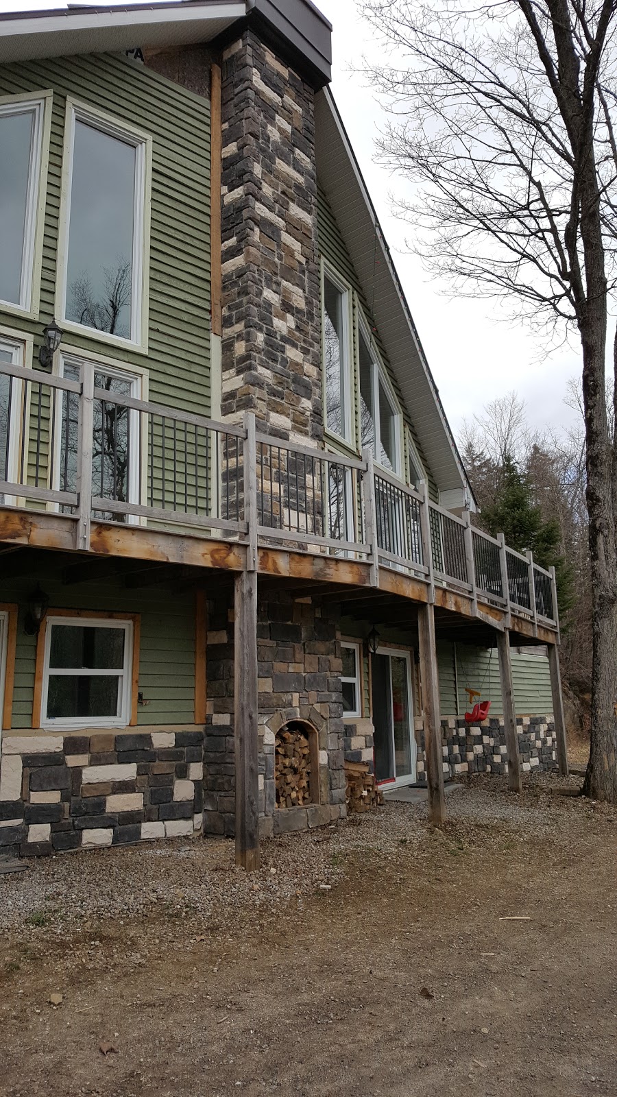 Le MIRADOR | 19063 Chemin Pierre Miron, Labelle, QC J0T 1H0, Canada | Phone: (819) 661-4694