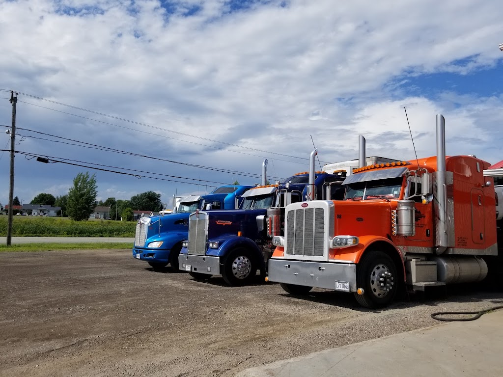 Distributions Louiseville Inc | 101 Rue Gilles, Louiseville, QC J5V 2Y9, Canada | Phone: (819) 228-2672