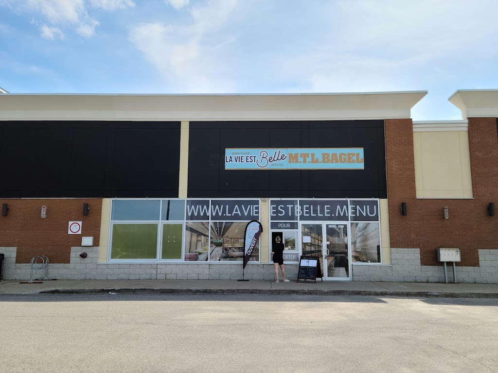 La Vie Est Belle . Vaudreuil Bagel | 3052 Bd de la Gare, Vaudreuil-Dorion, QC J7V 0H1, Canada | Phone: (450) 424-5400