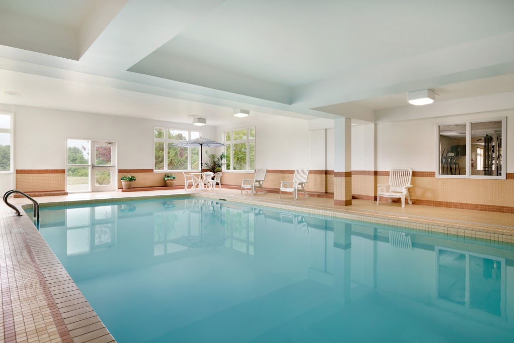 Days Inn by Wyndham Orillia | 5850 Rama Rd, Orillia, ON L3V 0S3, Canada | Phone: (705) 326-8288