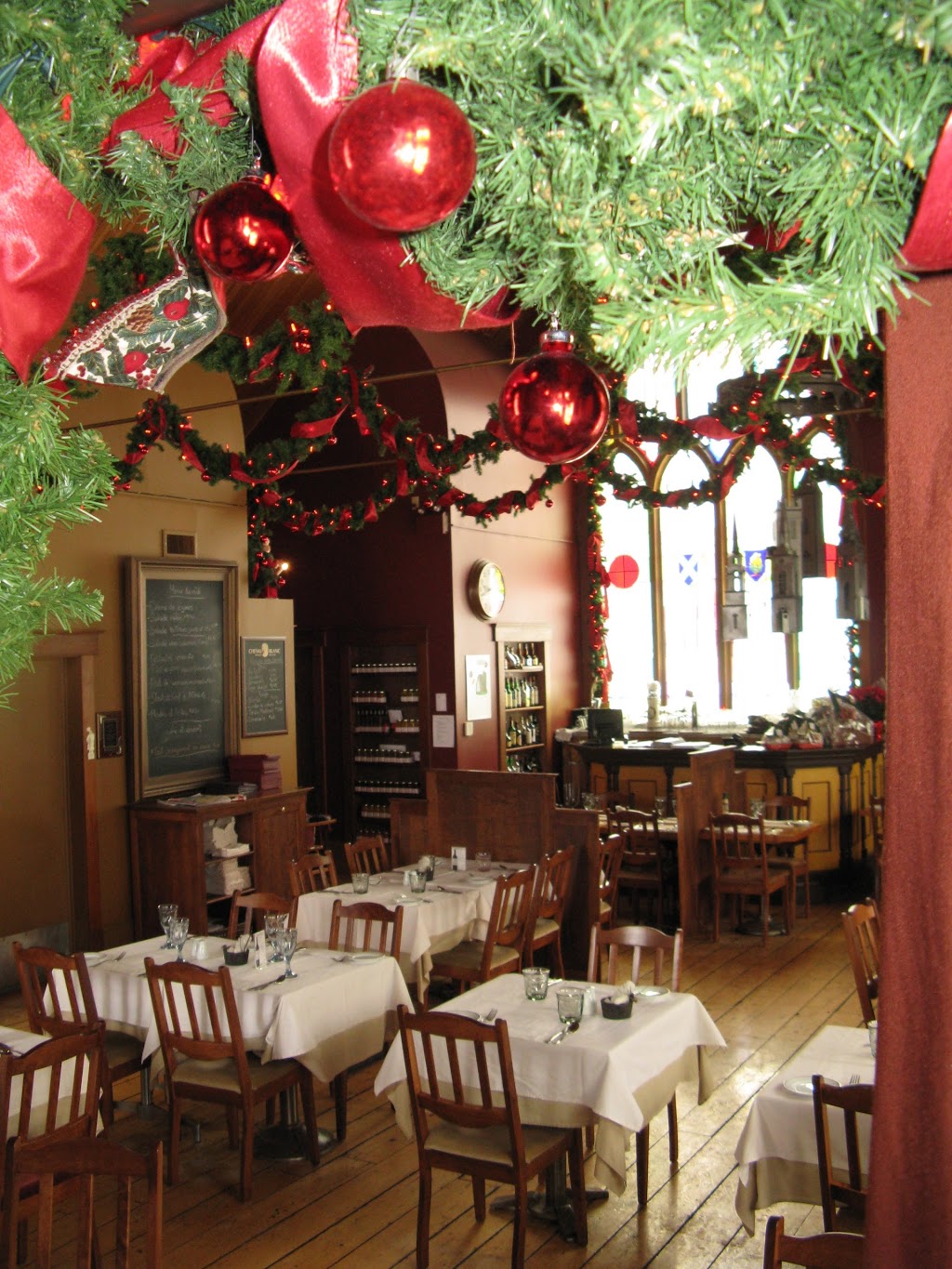 Restaurant Le Temps des Cerises Inc | 79 Rue du Carmel, Danville, QC J0A 1A0, Canada | Phone: (819) 839-2818