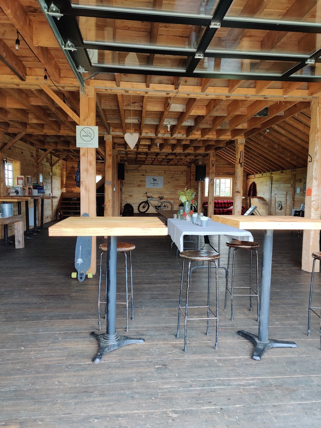 Cheval et campagne | 31 Rue des Grands Prés, Saint-Ferréol-les-Neiges, QC G0A 3R0, Canada | Phone: (418) 572-1922