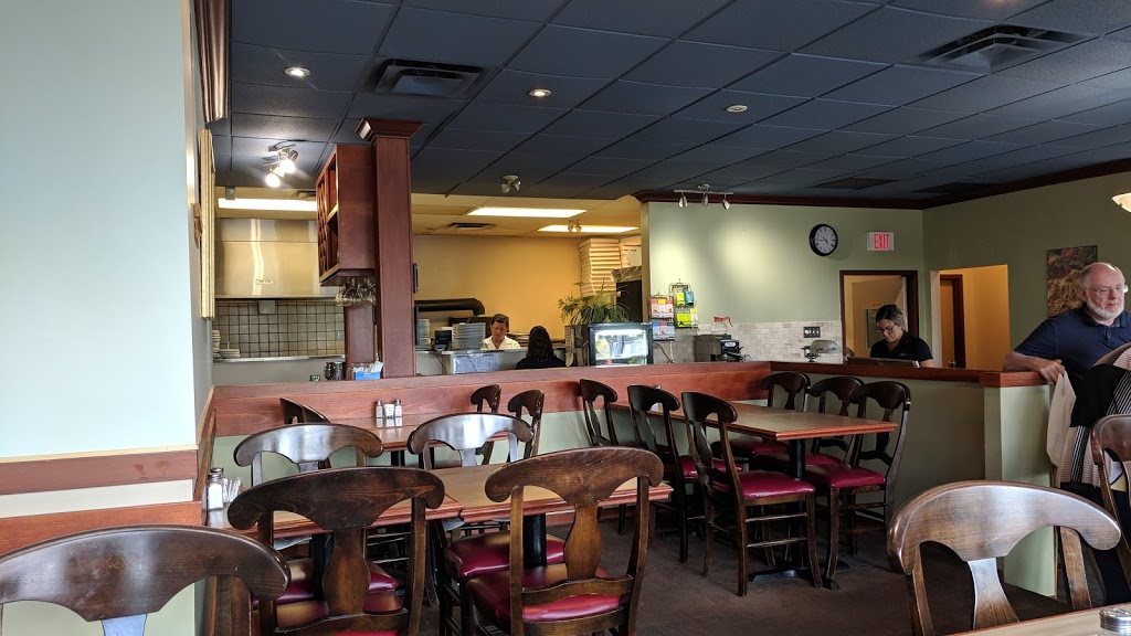 Lakefield Restaurant | 107 Queen St, Lakefield, ON K0L 2H0, Canada | Phone: (705) 652-1119