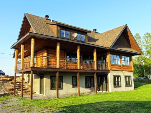 Maison en bois rond D.pin | 639 Rang de la Rivière N, Saint-Liguori, QC J0K 2X0, Canada | Phone: (514) 971-7723