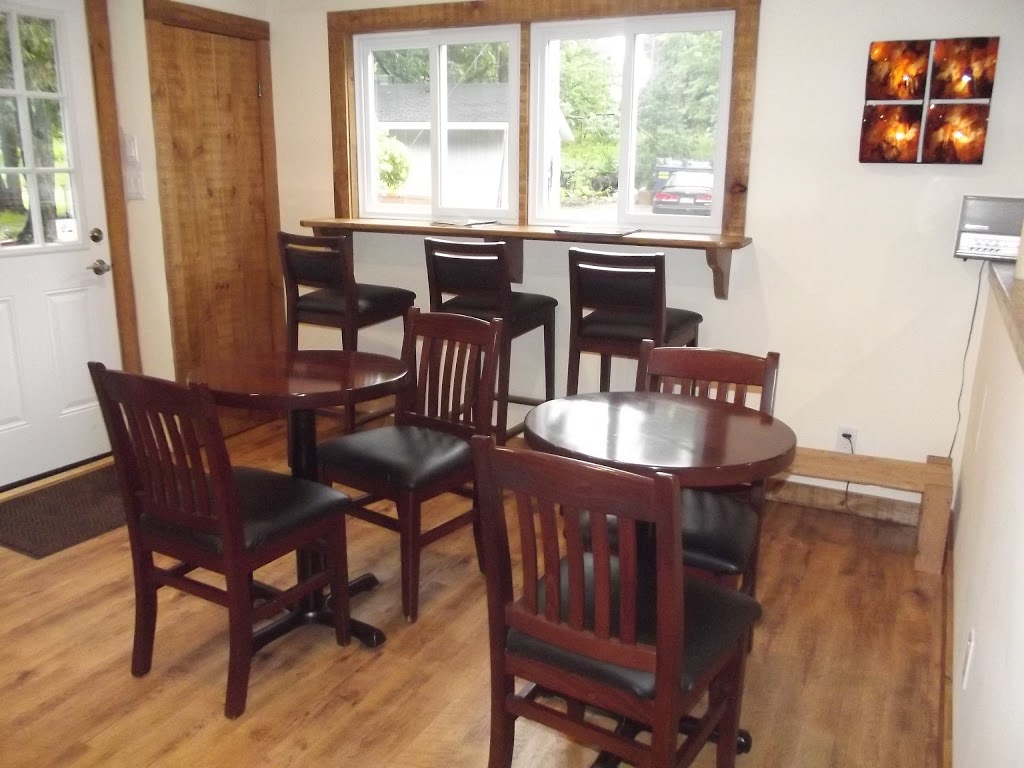 Milford Bay Café and Corner Store | 1010 Beaumaris Rd, Bracebridge, ON P1L 1W8, Canada | Phone: (705) 764-0201