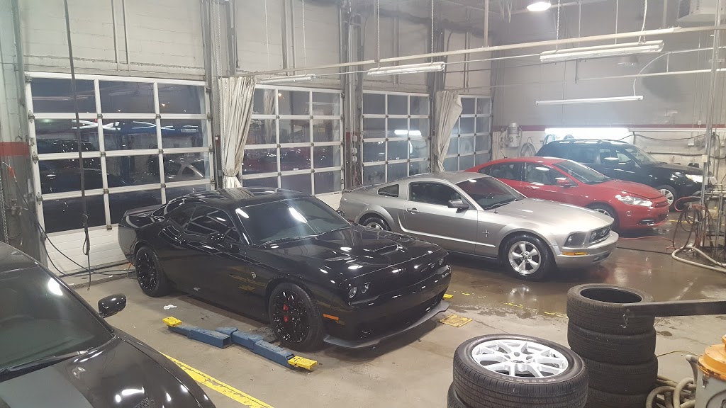 DUCLOS LONGUEUIL CHRYSLER JEEP DODGE RAM | 5055 Boulevard Cousineau, Saint-Hubert, QC J3Y 3K7, Canada | Phone: (450) 656-4110