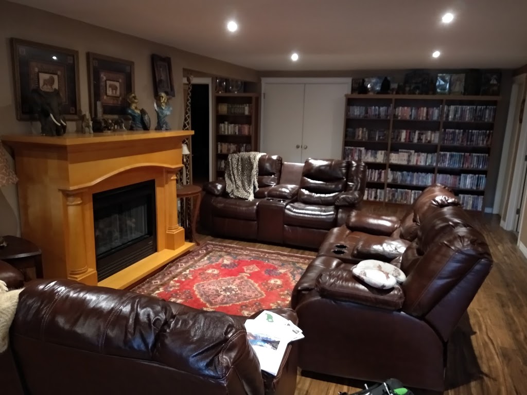 Splash & Sleep B&B | 5 Varsity Estates View NW, Calgary, AB T3B 5J7, Canada | Phone: (403) 201-3554