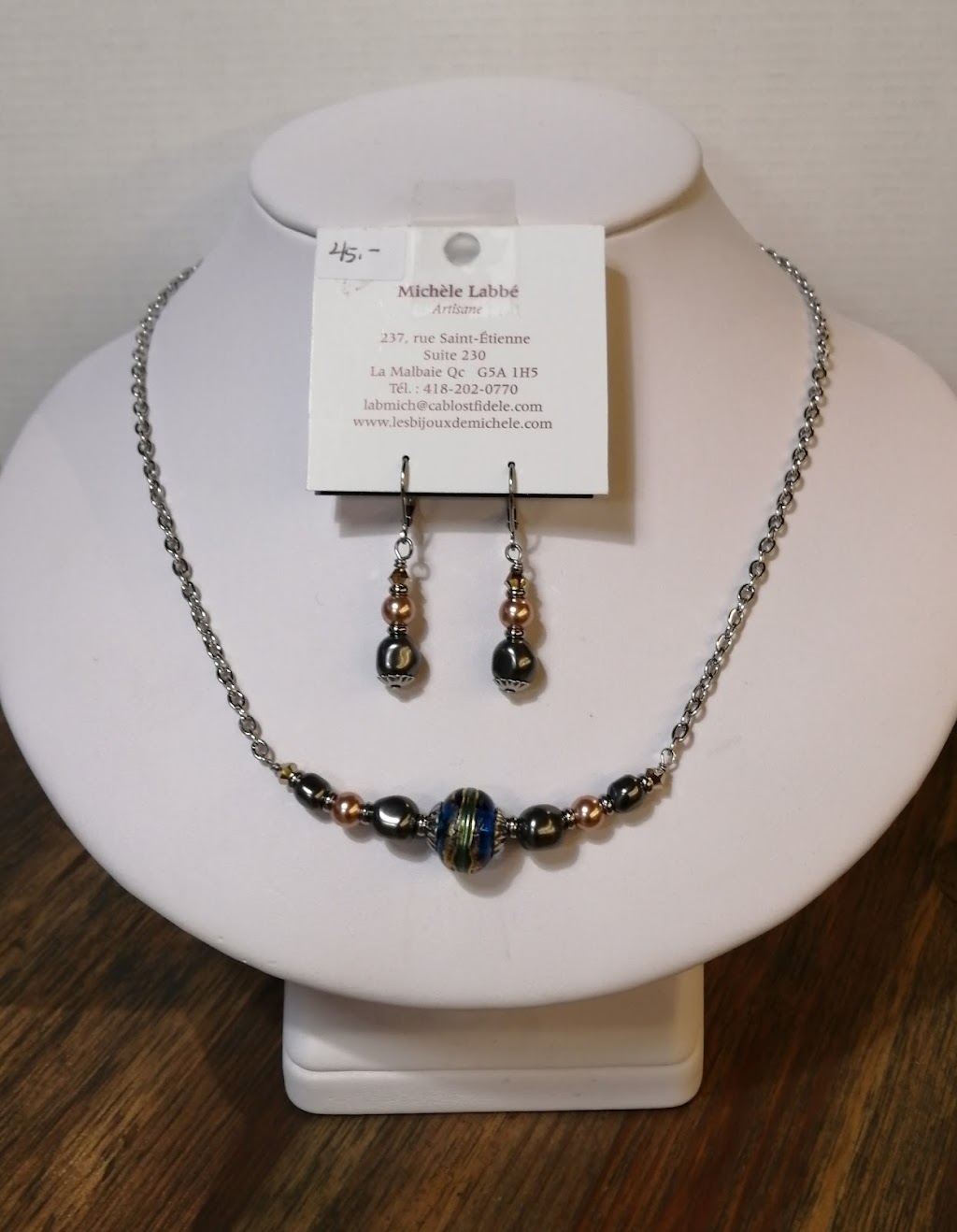 Bijoux De Michele (Les) | 237 Rue St Étienne #270, La Malbaie, QC G5A 1T1, Canada | Phone: (418) 202-0770