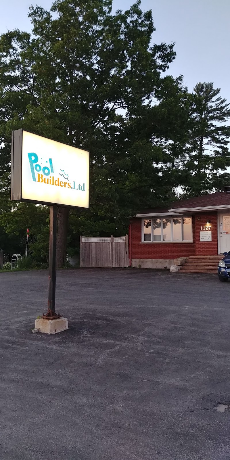 Pool Builders Ltd. | 1127 Carp Rd, Stittsville, ON K2S 1B9, Canada | Phone: (613) 836-1324