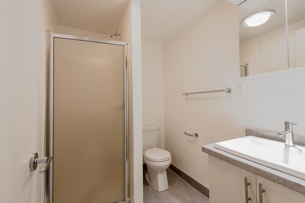 PH 2 - 3 Elevator | 300 Rue Elgar, Verdun, QC H3E 1C9, Canada | Phone: (514) 769-8982
