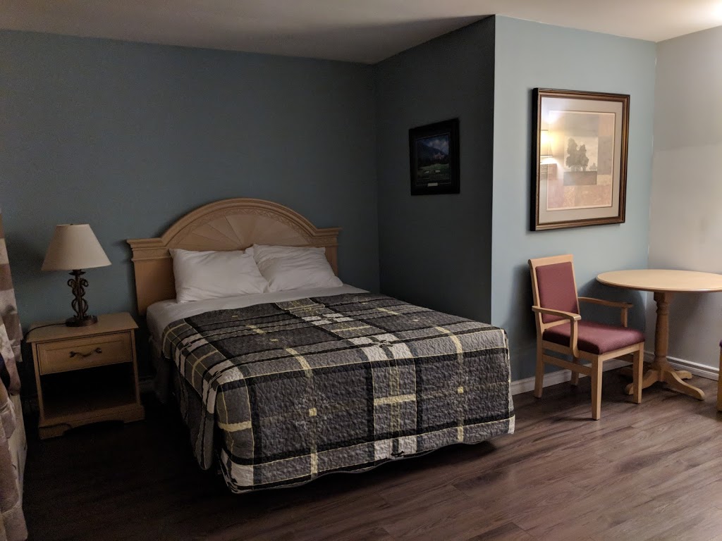 Sunrise Inn | 6267 Lundys Ln, Niagara Falls, ON L2G 1T5, Canada | Phone: (905) 356-5135