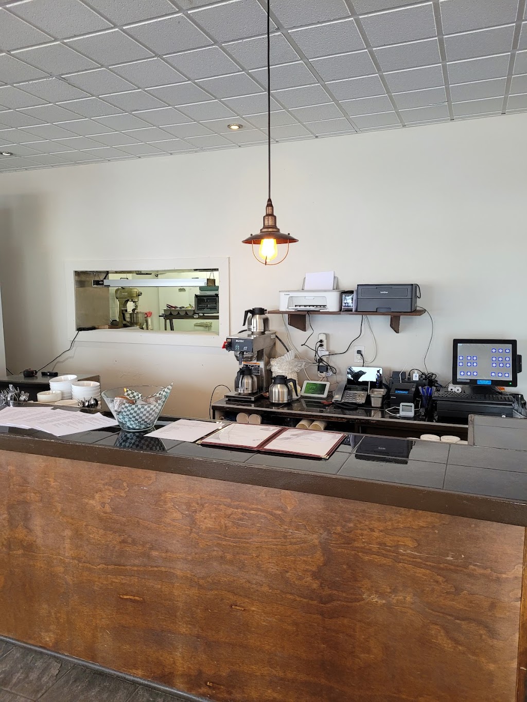 Barnes Family Restaurant | 7447 Longwoods Rd, London, ON N6P 1L2, Canada | Phone: (519) 652-6767