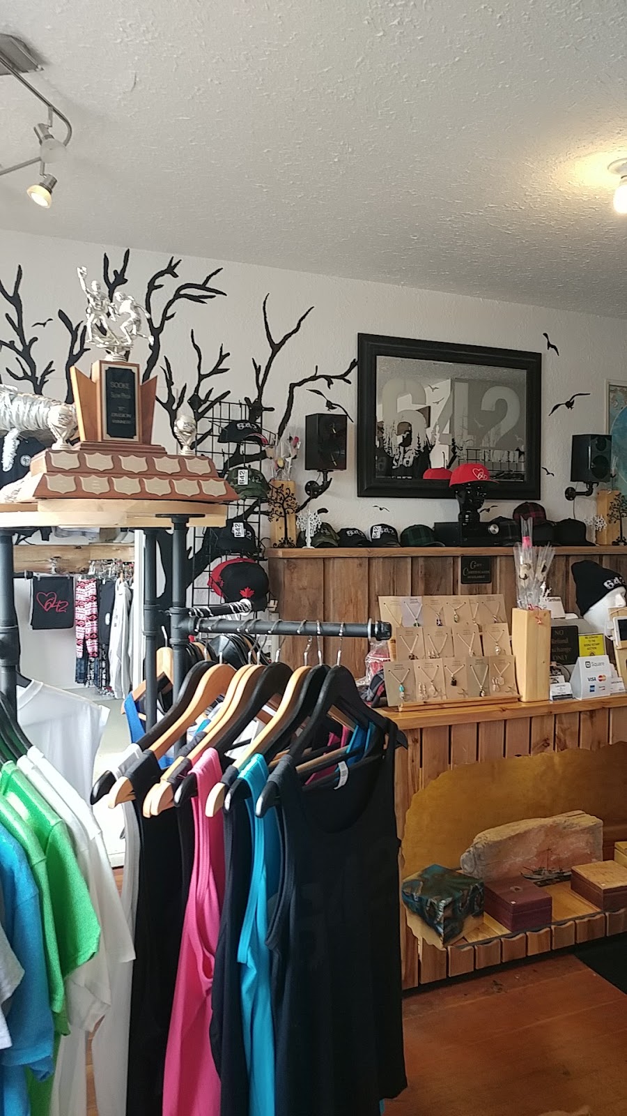 642 Wear | 6596 Sooke Rd #103, Sooke, BC V9Z 0A7, Canada | Phone: (778) 679-9734