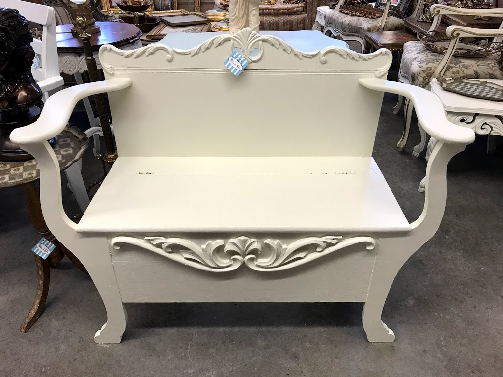 Petits et Jolis | 845 Hwy 6N, Hamilton, ON L8N 2Z7, Canada | Phone: (905) 690-9209