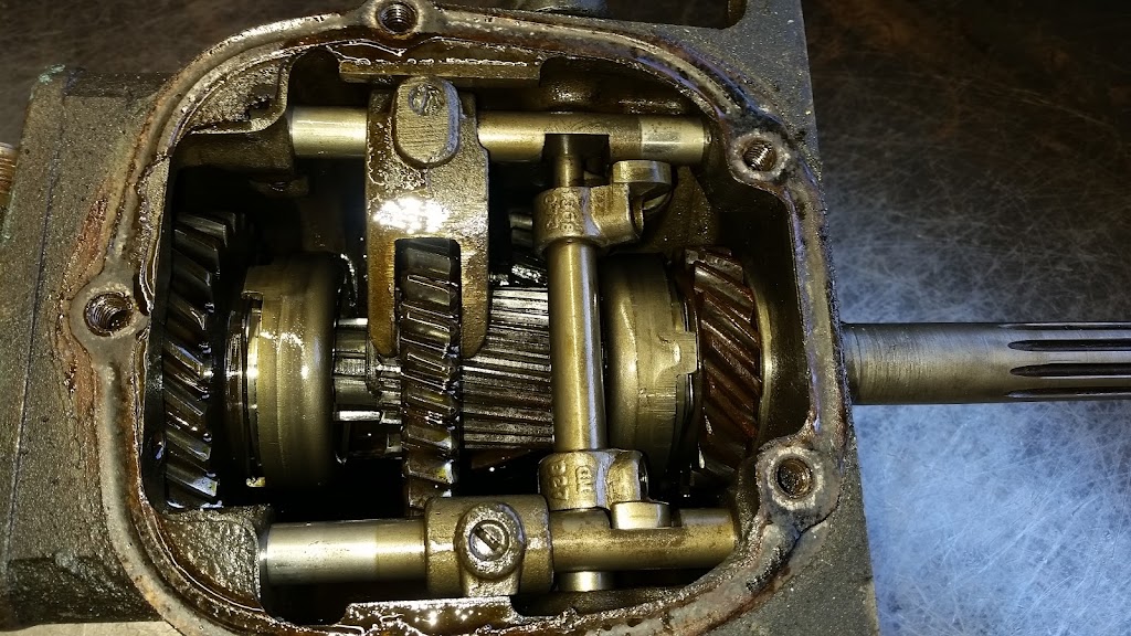 Bruces Transmission Repair | 263 Howard Ave, Nanaimo, BC V9R 3R6, Canada | Phone: (250) 616-3838