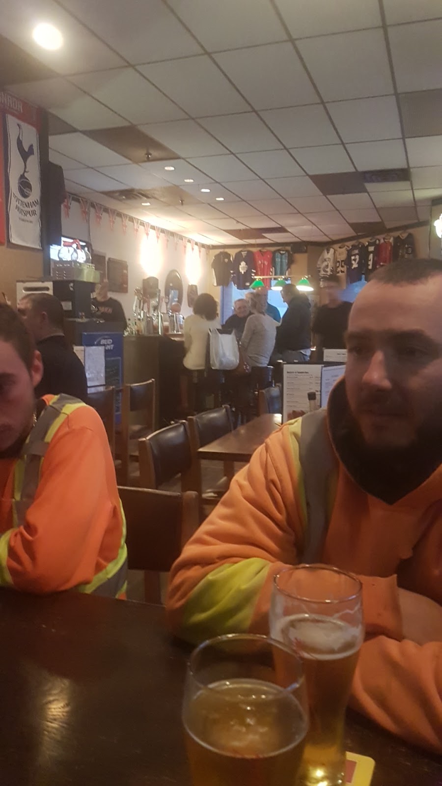 The Govnors Pub | 10 Bramhurst Ave, Brampton, ON L6T 5H1, Canada | Phone: (905) 487-2227