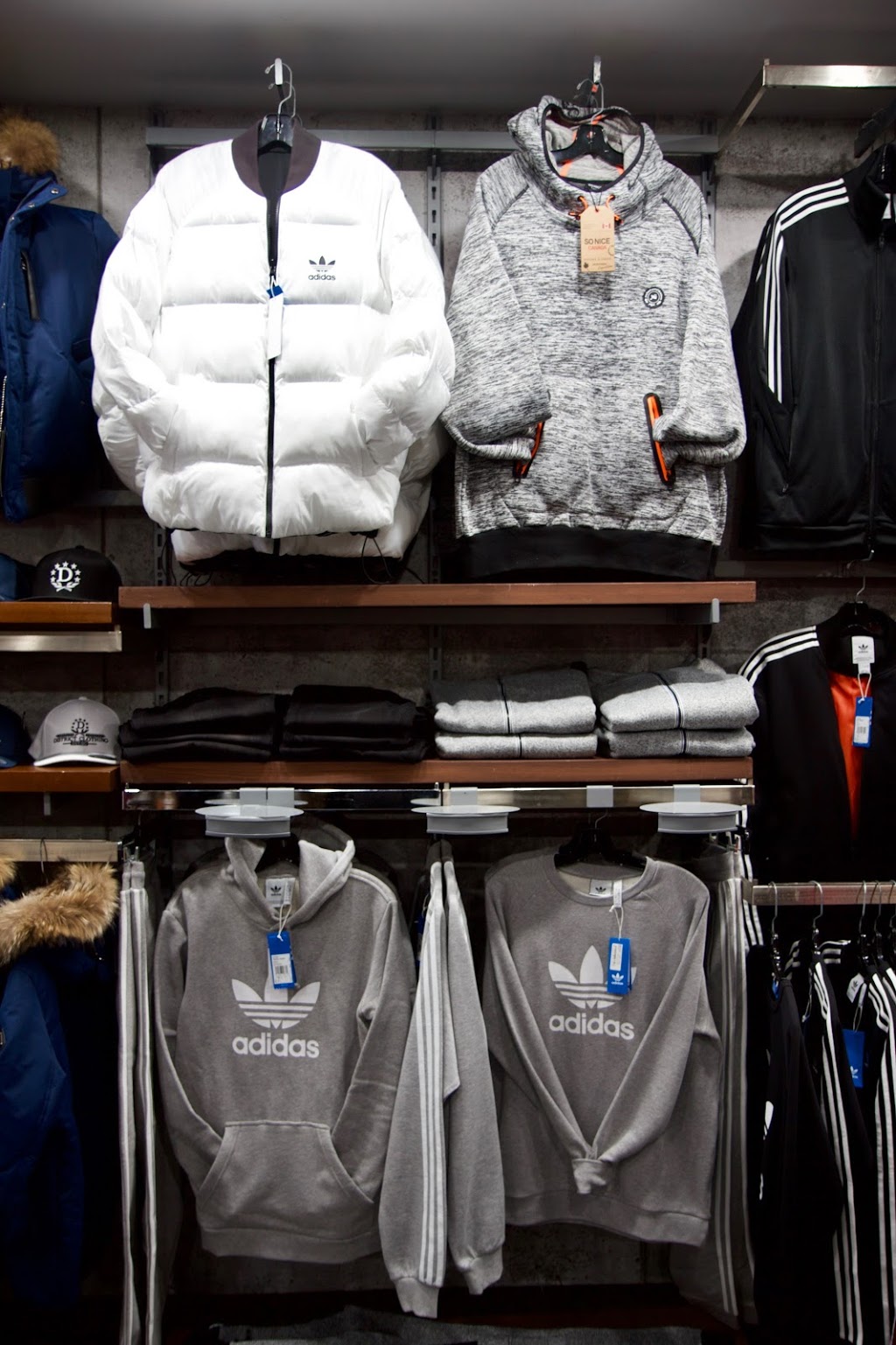 Boutique District - Mode urbaine | 302 Rue Racine, Québec, QC G2B 1E8, Canada | Phone: (418) 845-0100