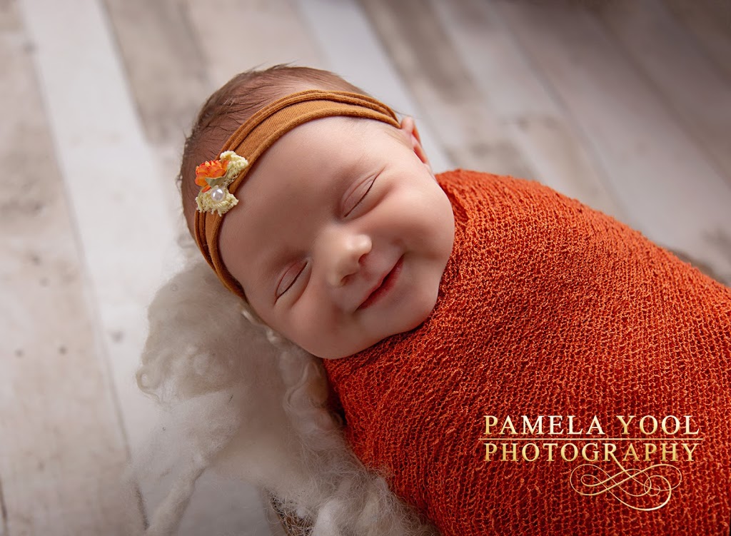 Maternity, Newborn baby and Family Portrait Photography | 3581A Dundas St W 2nd Floor, York, ON M6S 2S8, Canada | Phone: (416) 723-5409
