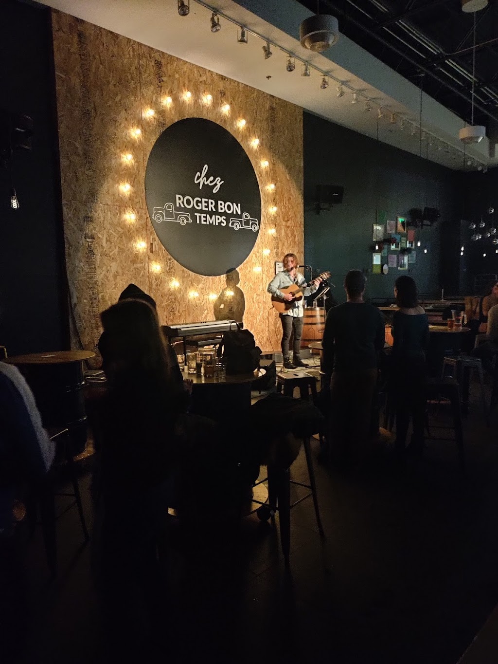 Chez Roger bon temps | 552 Bd Wilfrid-Hamel, Québec, QC G1M 3E5, Canada | Phone: (418) 523-4016