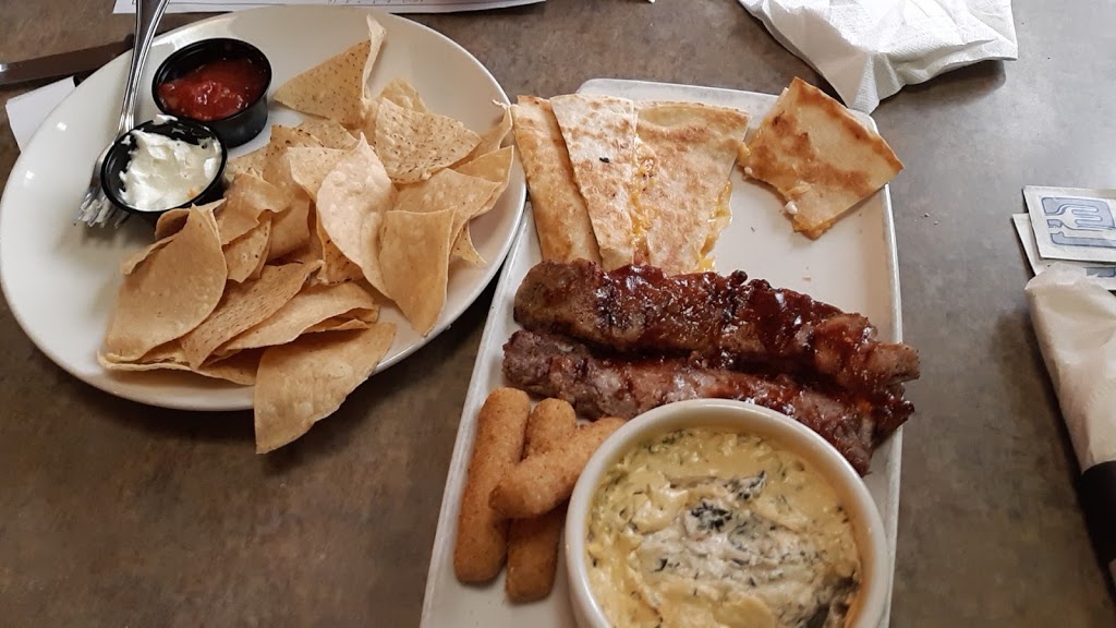 Applebees | 2187, 240 Huron Church Rd #240, Windsor, ON N9C 2L8, Canada | Phone: (519) 972-3000