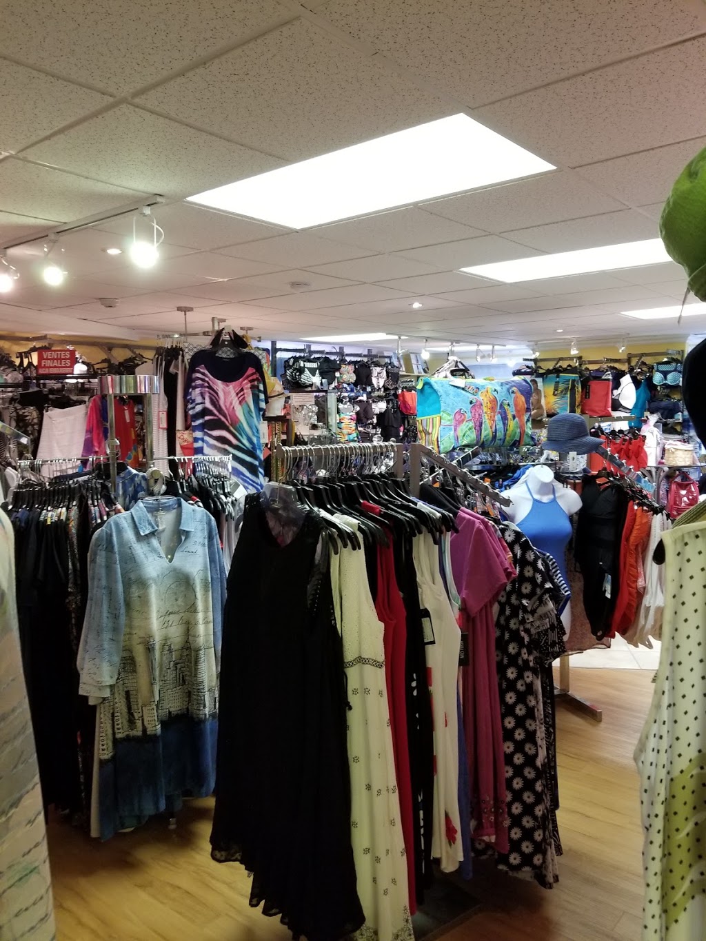 Bikini et Dentelle | 1787, ch Galvin, Sherbrooke, QC J1G 3E7, Canada | Phone: (819) 821-2450