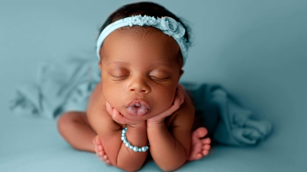Bebe Newborn Photography | 620 Quarry Way SE, Calgary, AB T2C 5H3, Canada | Phone: (587) 707-7598