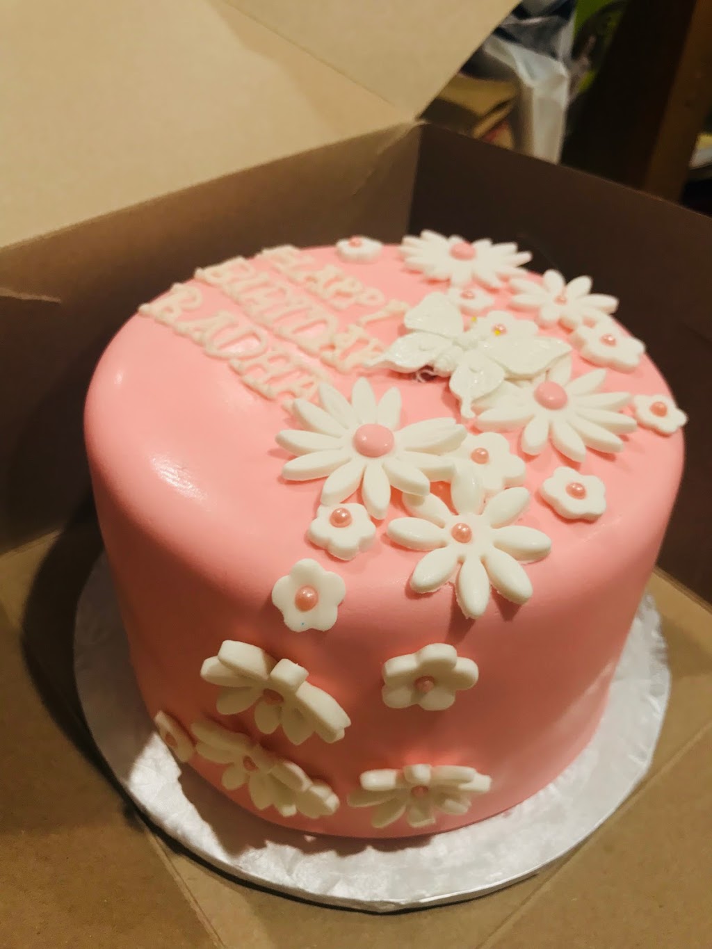Delish Cakes & Pastries | 8346 112 St, Delta, BC V4C 7A2, Canada | Phone: (778) 695-3033