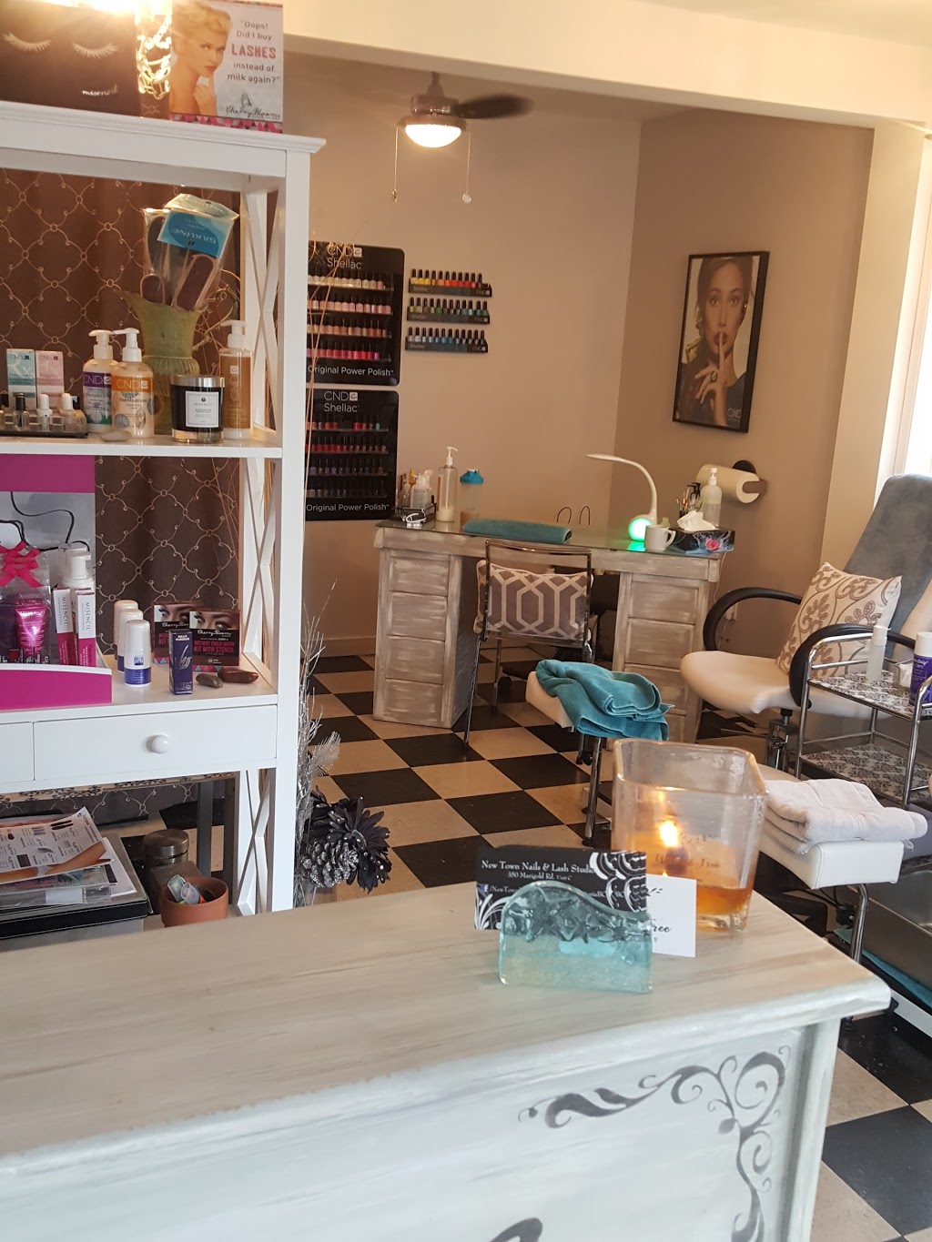 New Town Nails & Lash Studio | 350 Marigold Rd, Victoria, BC V8Z 4P9, Canada | Phone: (250) 412-3056