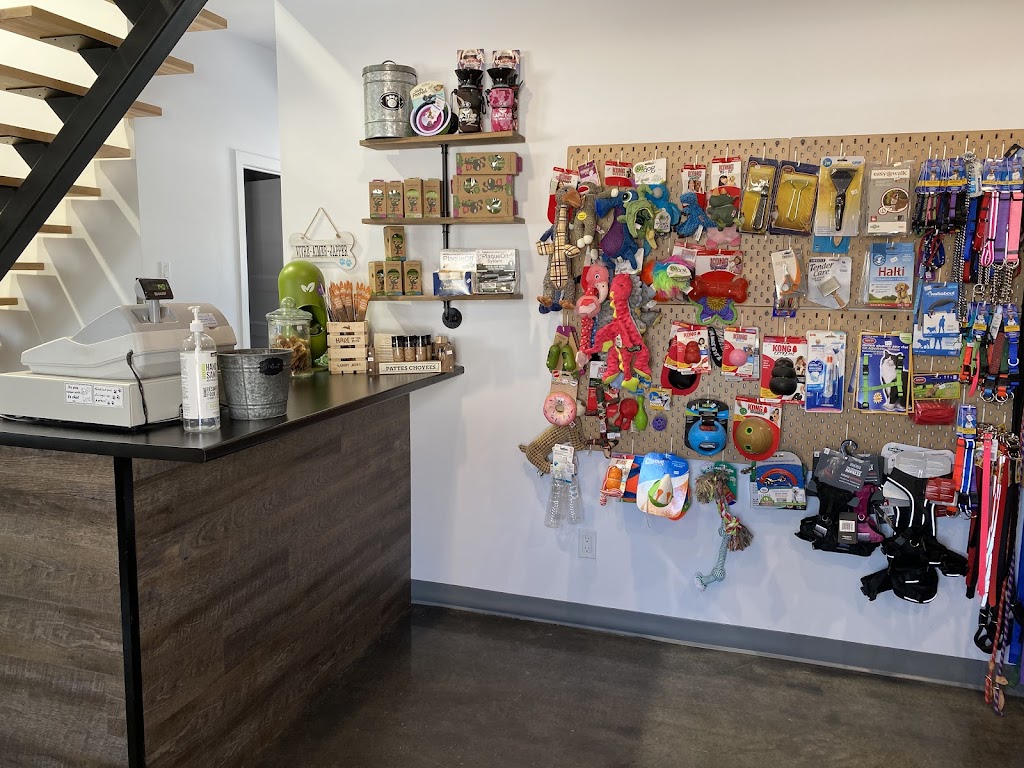 Pattes A Poils | 240 Rue Vigneux, Val-des-Sources, QC J1T 4P9, Canada | Phone: (819) 879-2911