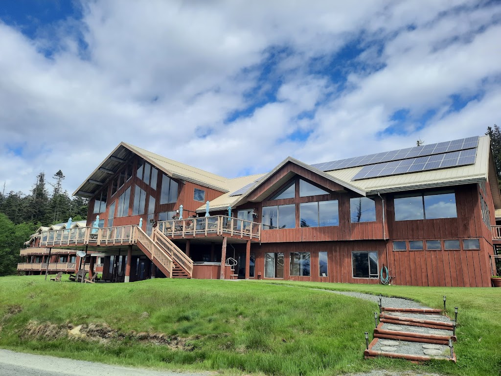Tsa-Kwa-Luten Lodge/Cape Mudge Resort | 1, Lighthouse Rd, Quathiaski Cove, BC V0P 1N0, Canada | Phone: (250) 830-2299