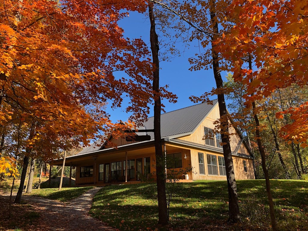 Quebec Lodge | 8205 Chem. du Lac, Hatley, QC J0B 4B0, Canada | Phone: (819) 574-7568