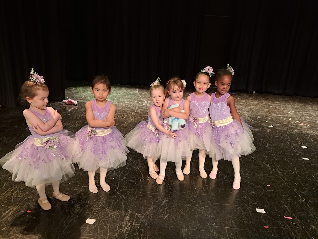 Studio De Danse Pure Motion Dance Studio | 267 Dorval Ave, Dorval, QC H9S 1C5, Canada | Phone: (438) 321-0228
