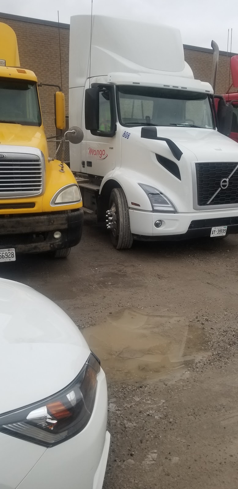 410 & Derry Truck and Trailer Repair Inc. | 7120 Pacific Cir, Mississauga, ON L5T 2A6, Canada | Phone: (905) 364-7777