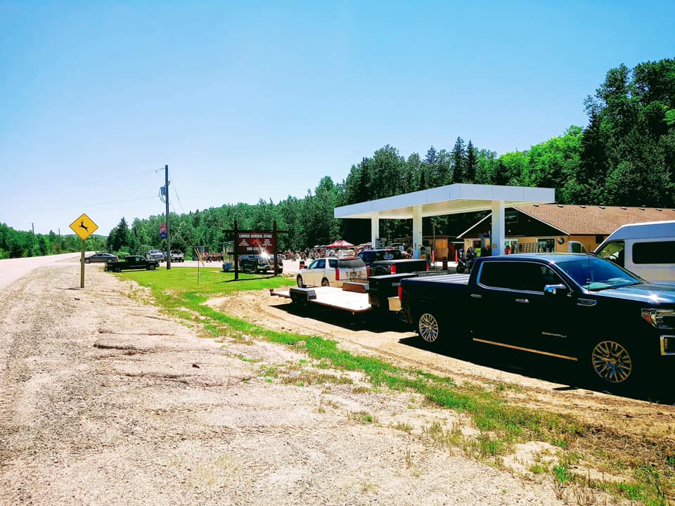 Linkies General Store & Gas Bar | 2553 ON-127, Lake Saint Peter, ON K0L 2K0, Canada | Phone: (613) 338-3195