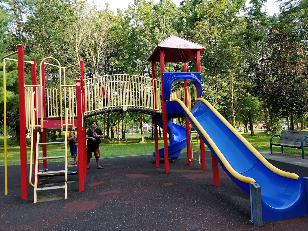 Firemens Park | 2275 Dorchester Rd, Niagara Falls, ON L2E 6S4, Canada | Phone: (905) 371-2099