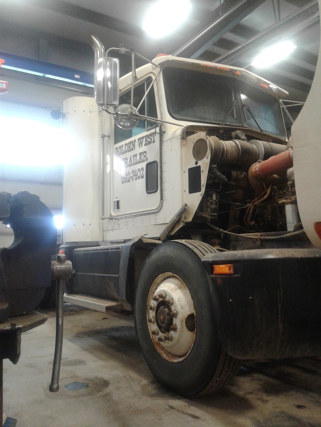 Golden West Trailer & Equipment Ltd | 1802 Stadacona St W, Moose Jaw, SK S6H 7N5, Canada | Phone: (306) 692-7402