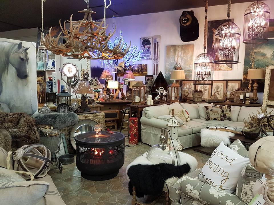 Blue Ocean Lighthouse | 1676 Winhara Rd, Gravenhurst, ON P1P 1R1, Canada | Phone: (705) 645-5550