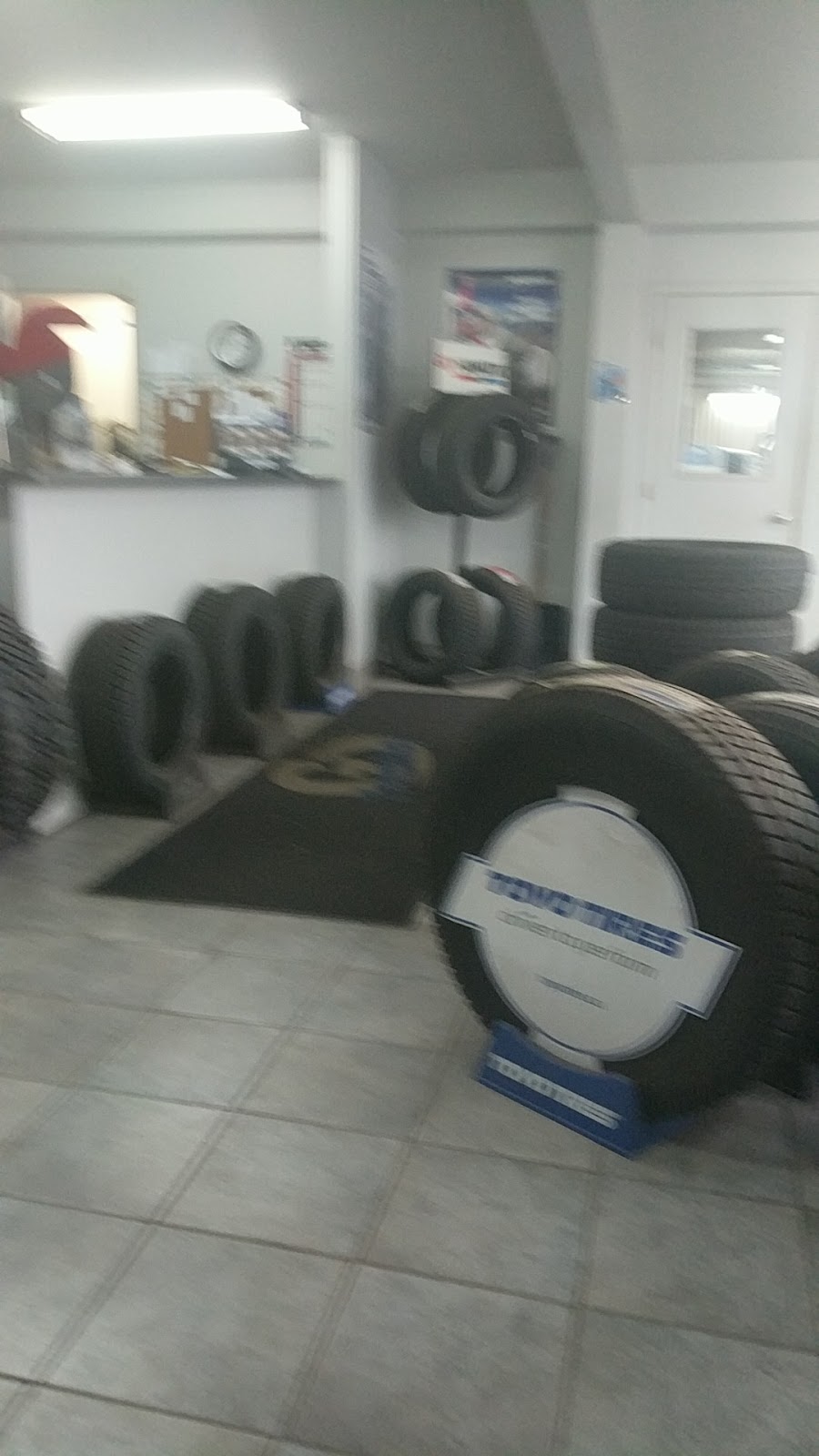 Tires G Tremblay | 4645 Boulevard Guillaume-Couture, Lévis, QC G6W 1H5, Canada | Phone: (418) 833-9255