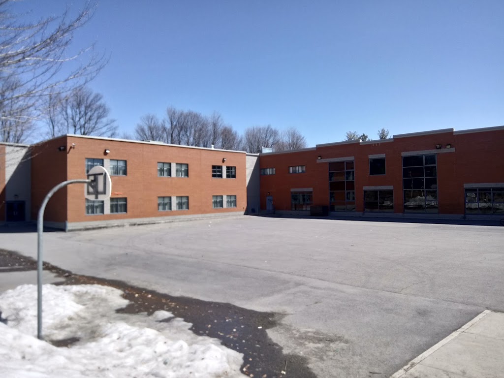 Westwood High School | 2800 Rue du Bordelais, Saint-Lazare, QC J7T 3E3, Canada | Phone: (514) 798-4500