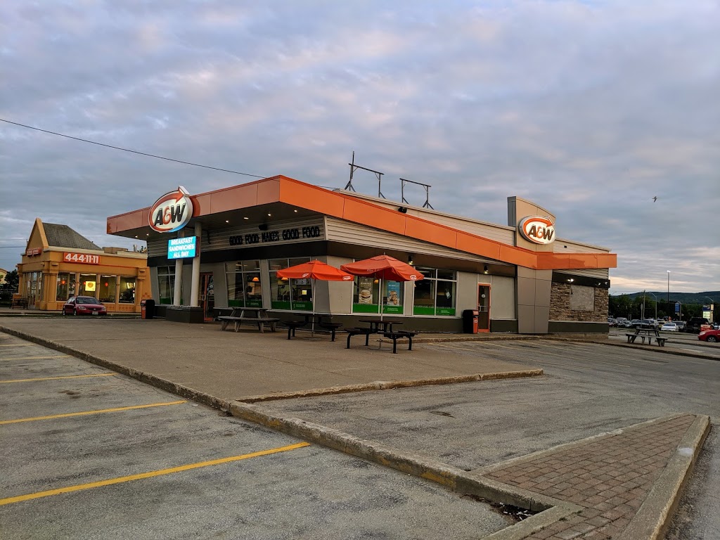 A&W Canada | 7 Balsam St, Collingwood, ON L9Y 5H6, Canada | Phone: (705) 444-2900