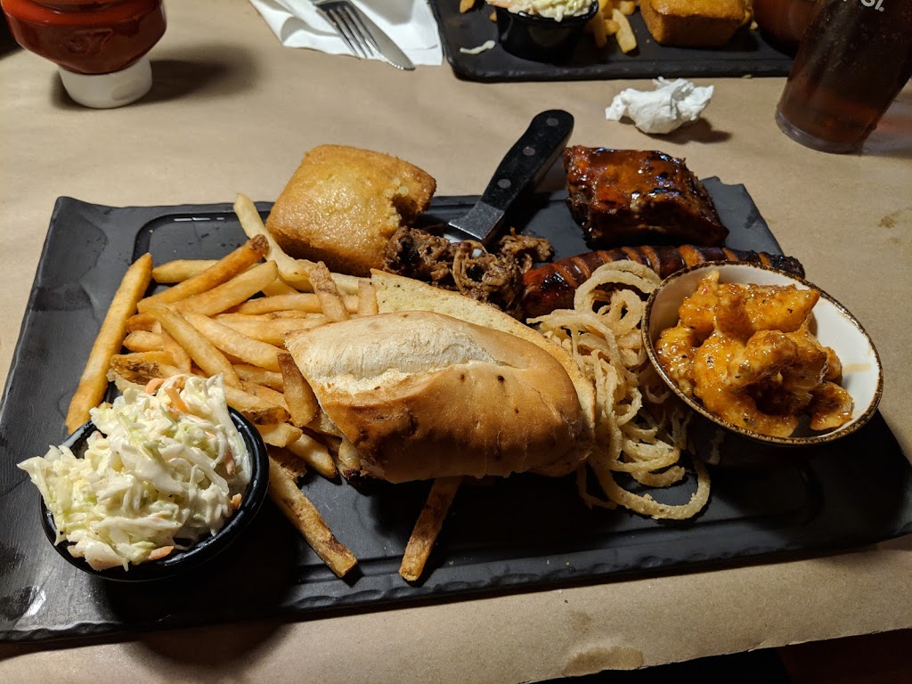 Montanas | 60 Courtneypark Dr E, Mississauga, ON L5T 2Y3, Canada | Phone: (905) 564-7391