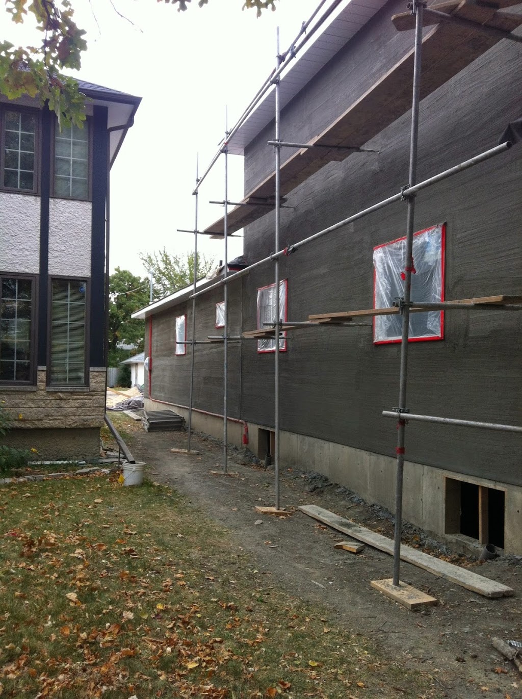 Dels Exteriors Winnipeg - Roofing, Siding, Stucco, Soffits, Stone Contractors | 432 Harbison Ave, Winnipeg, MB R2L 0A9, Canada | Phone: (204) 388-6269
