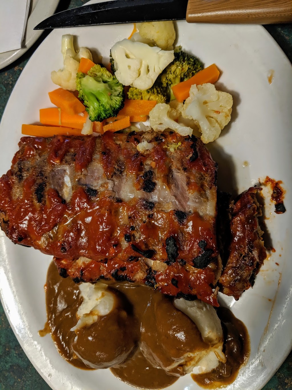 Finnigans Road House | 955 Pembroke St E, Pembroke, ON K8A 3M3, Canada | Phone: (613) 735-2333