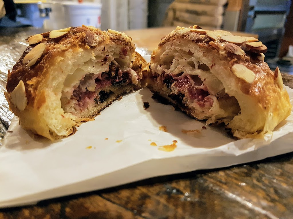 Boulangerie Le Soleil Levain | 234 Chemin du Roy, Deschambault, QC G0A 1S0, Canada | Phone: (418) 286-7246