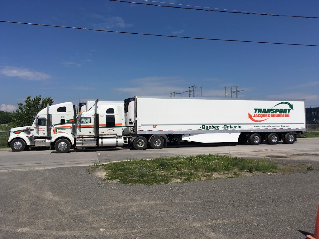Transport Jacques Bourdeau | 130 Rue Arboit, LAssomption, QC J5W 4P5, Canada | Phone: (450) 589-2200