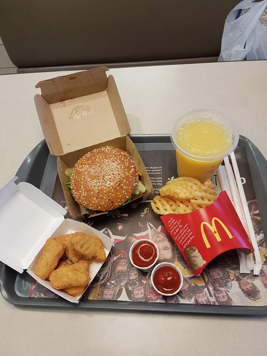 McDonalds | 808 Marine Dr, West Vancouver, BC V7T 1A1, Canada | Phone: (604) 922-1012
